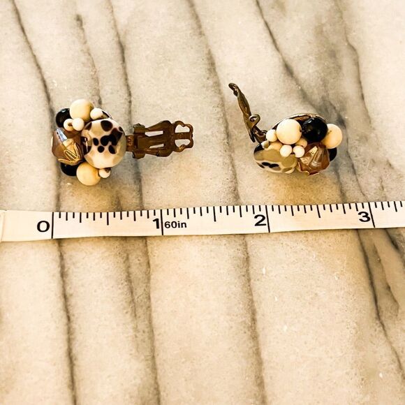 Vintage Bead Cluster Earrings Black White Cream Gray AB Retro Estate Jewelry Mid - Picture 3 of 4